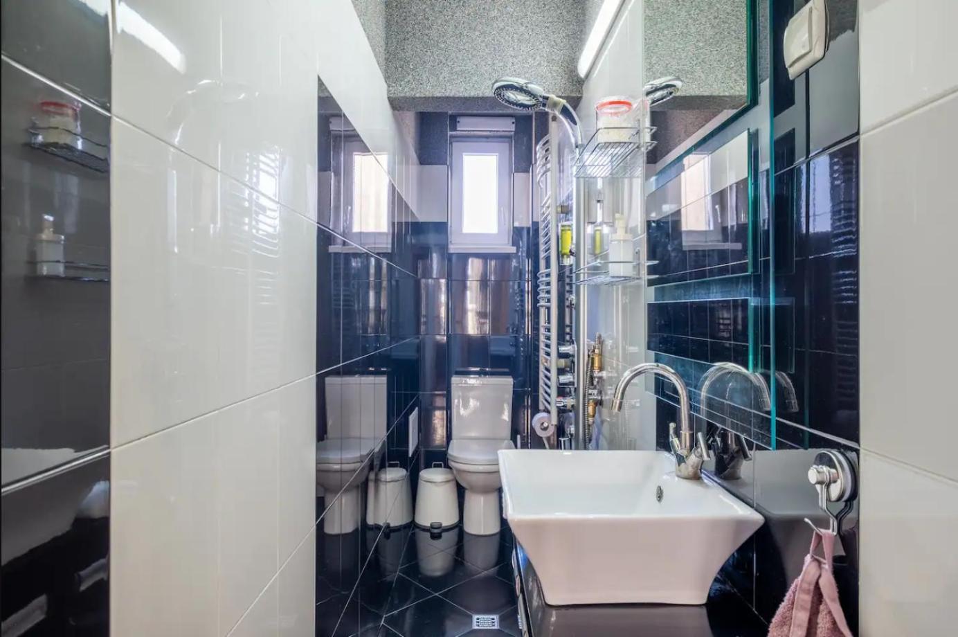 Charming 2Bdr Apartment In Historic Center With Parking โซเฟีย ภายนอก รูปภาพ